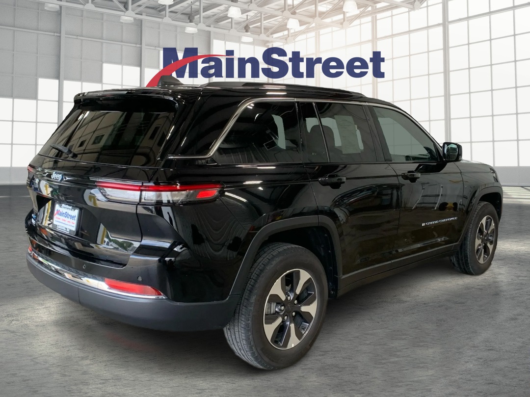 Vehicle image 7 of 36