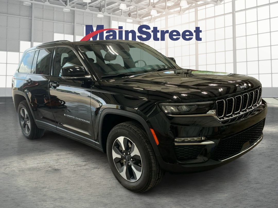 Vehicle image 4 of 36