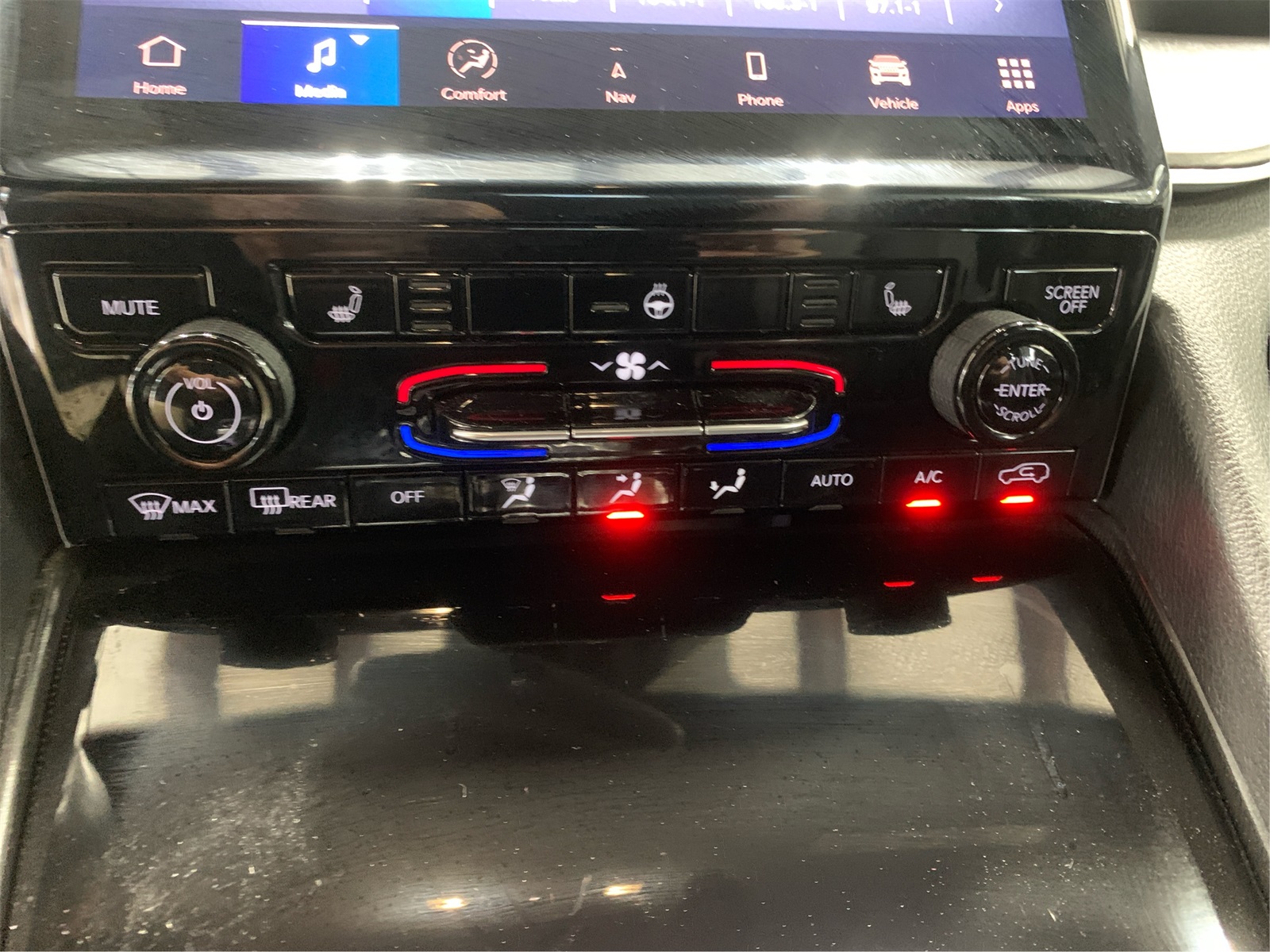 Vehicle image 29 of 36