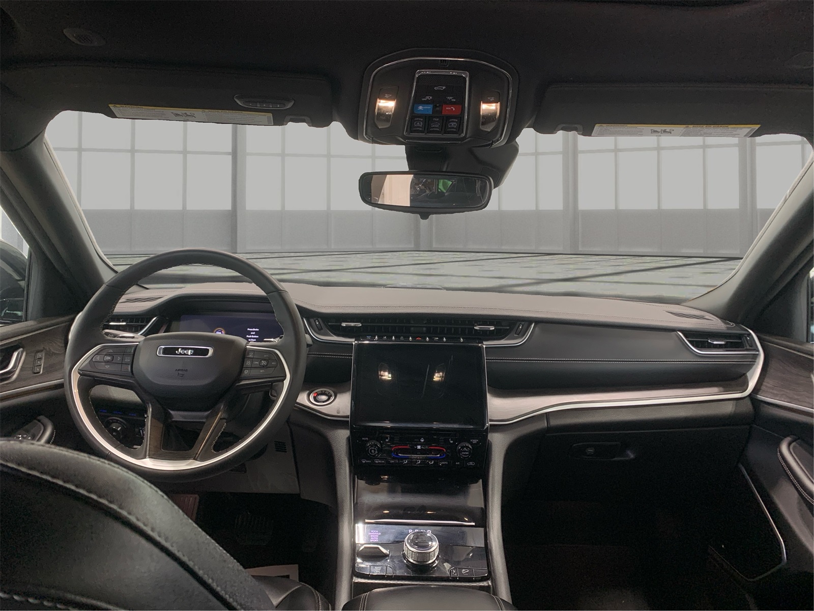 Vehicle image 17 of 36