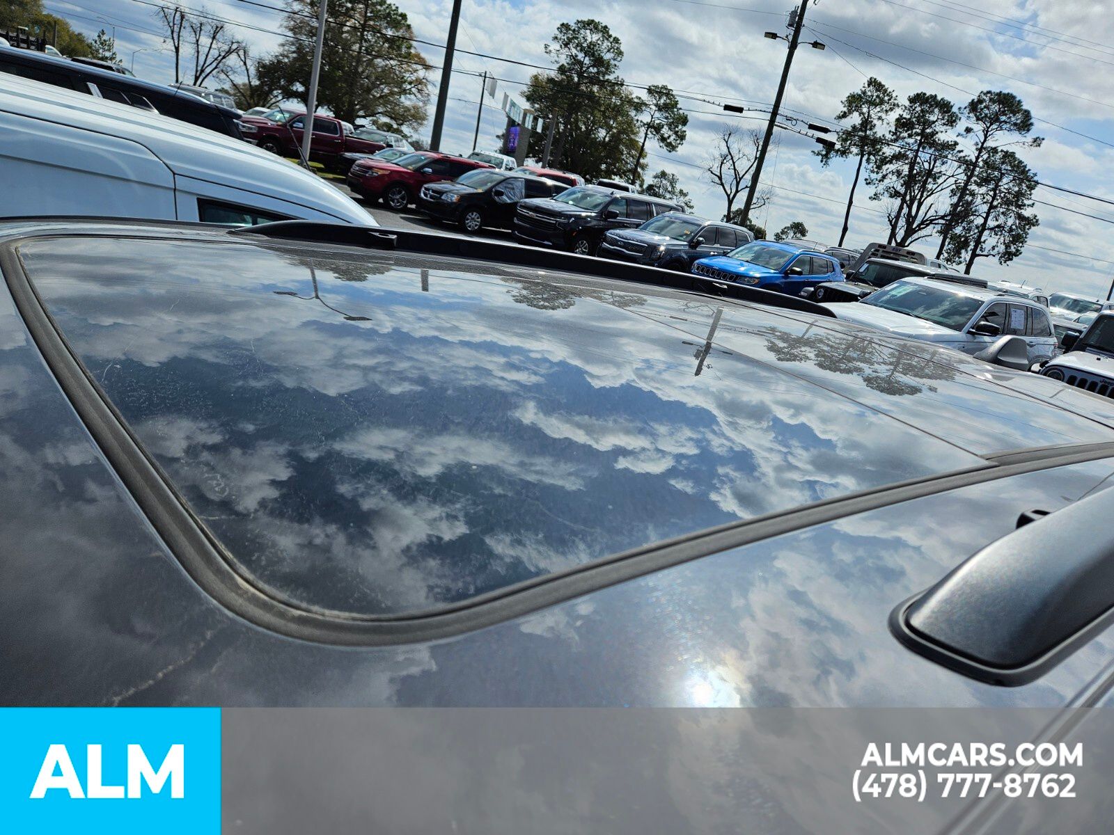 Vehicle image 10 of 24