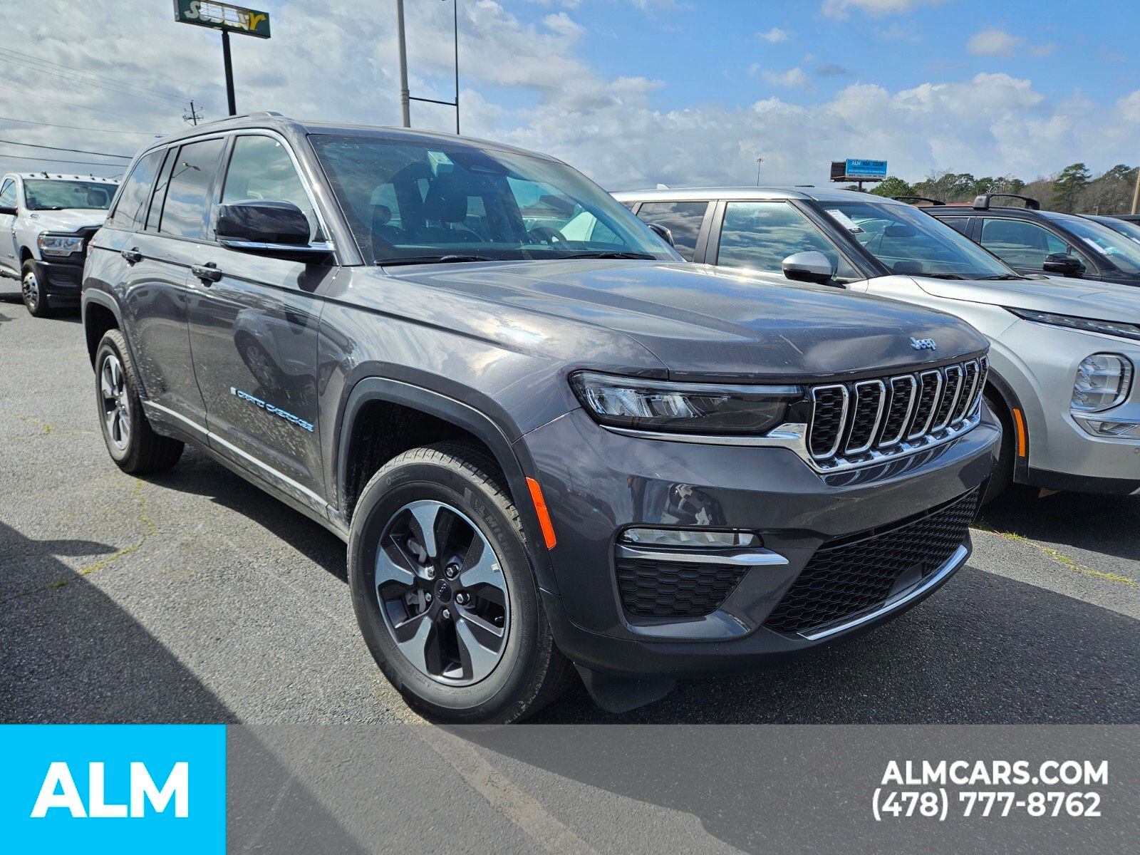 Vehicle image 4 of 24