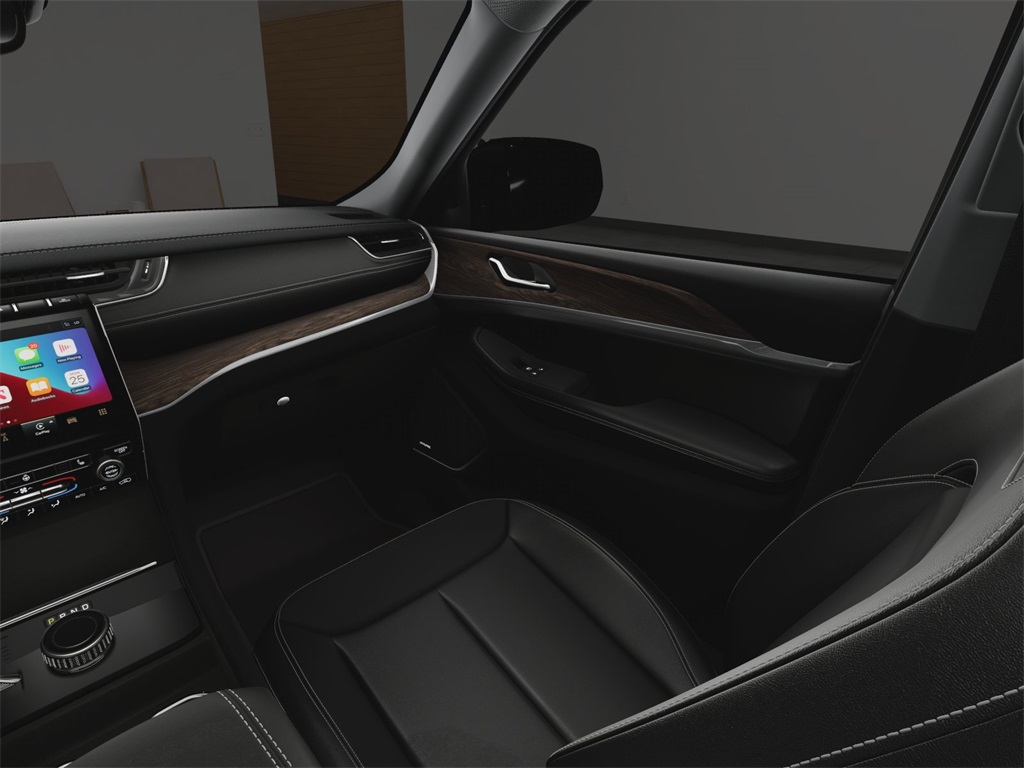 Vehicle image 24 of 28