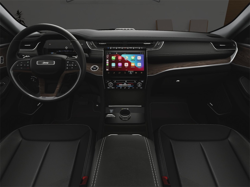 Vehicle image 13 of 28