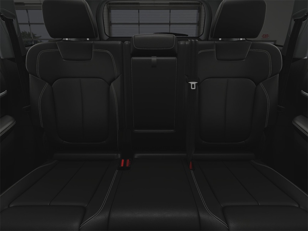 Vehicle image 23 of 28