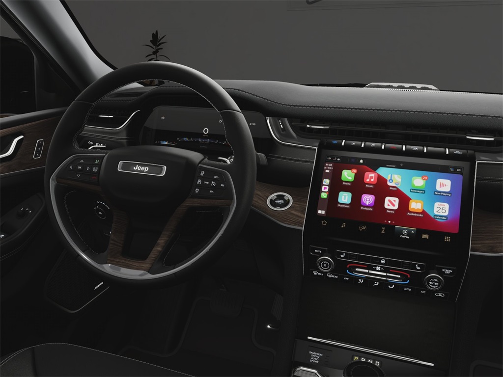 Vehicle image 15 of 28