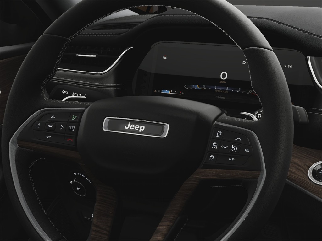 Vehicle image 17 of 28