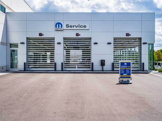 2024 Jeep Grand Cherokee Altitude Image 5 of 15