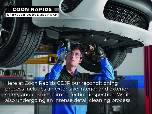 2024 Jeep Grand Cherokee Altitude Image 2 of 15