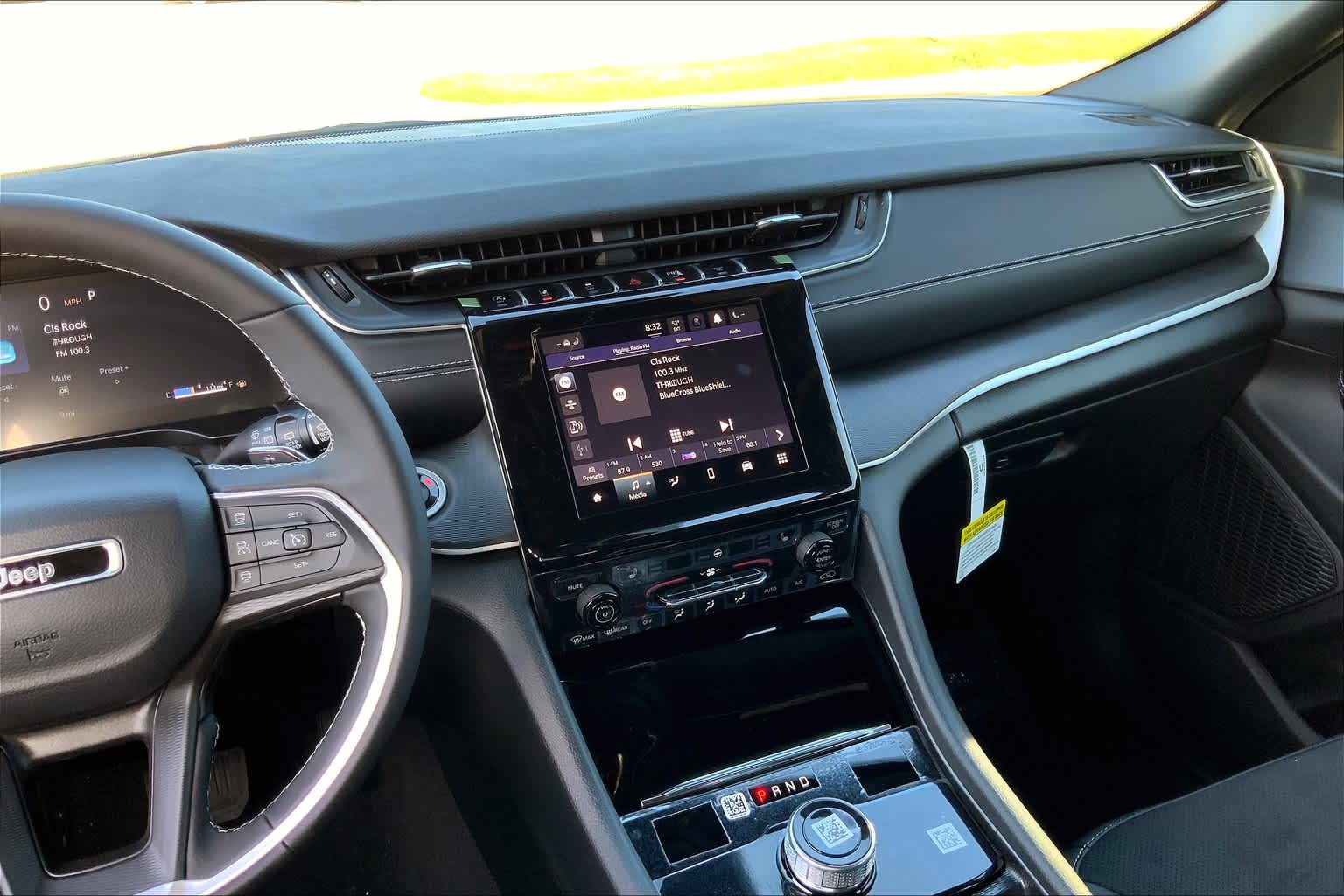 Vehicle image 6 of 19