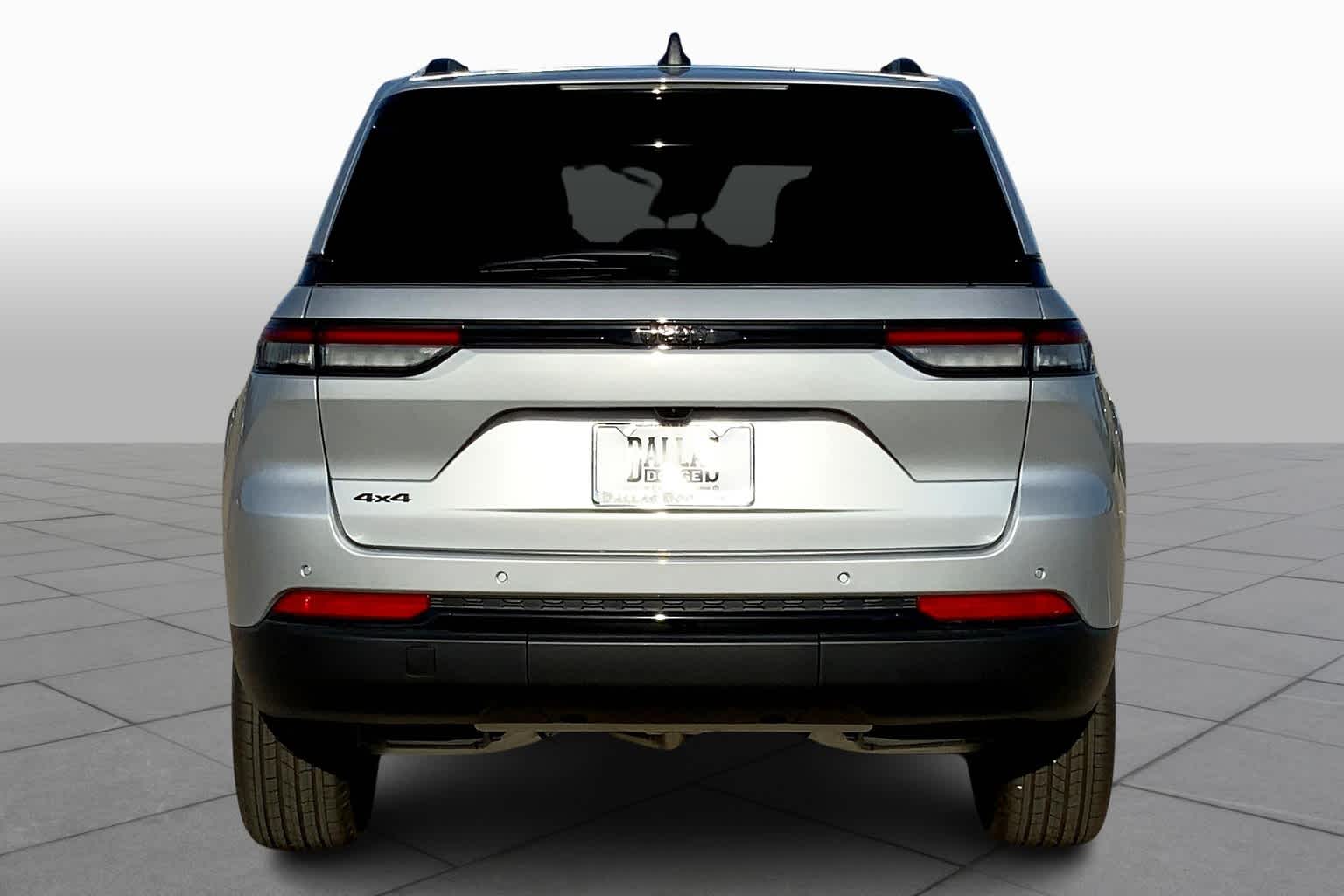 Vehicle image 4 of 19