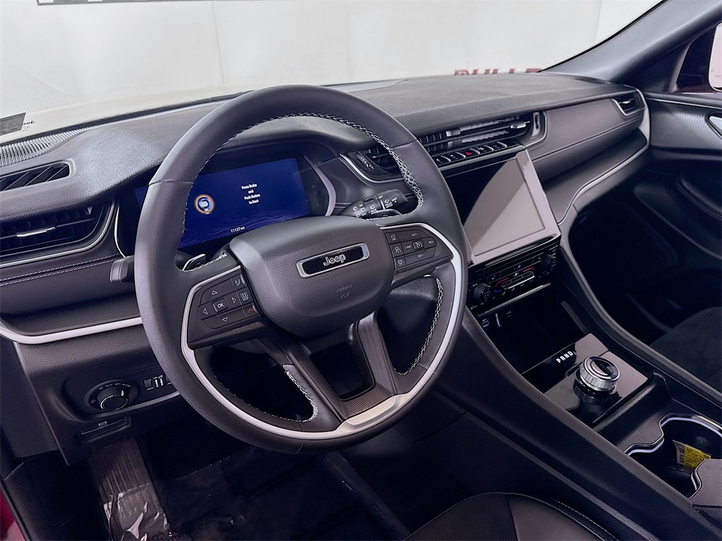 Vehicle image 9 of 30