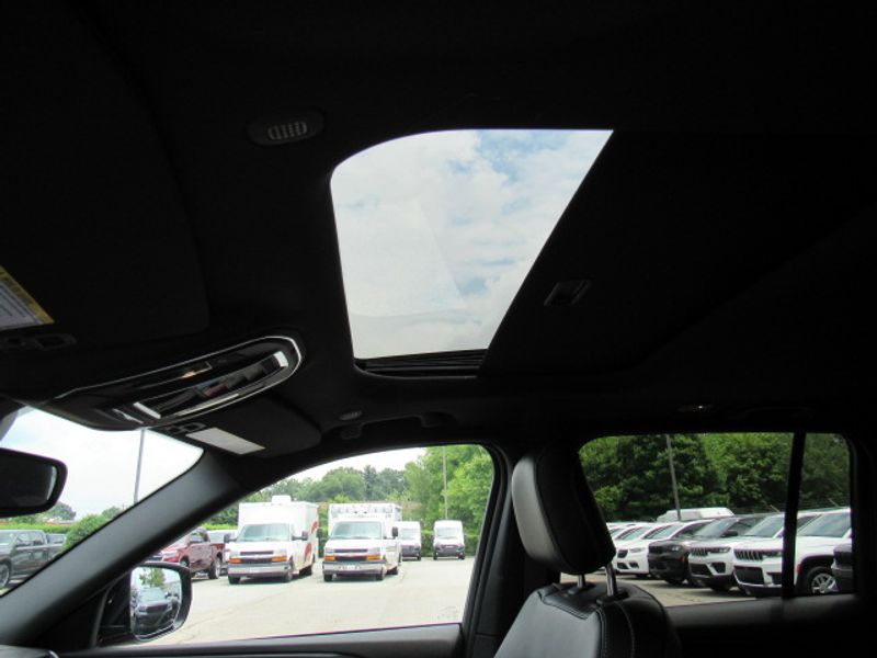 Vehicle image 9 of 23