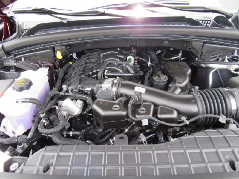 Vehicle image 21 of 23