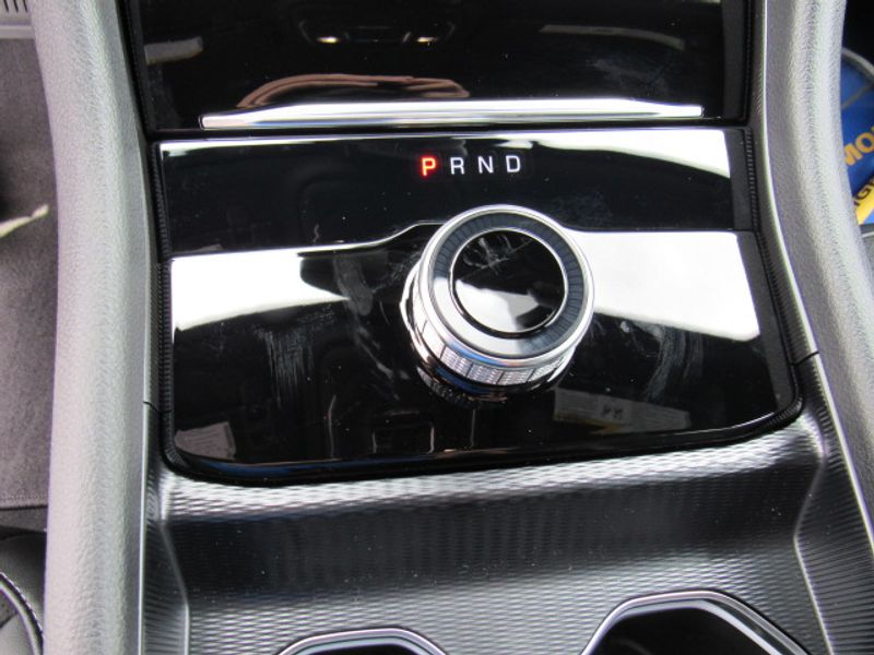 Vehicle image 10 of 23