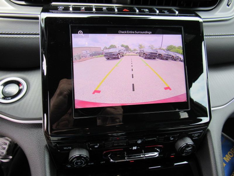 Vehicle image 12 of 23