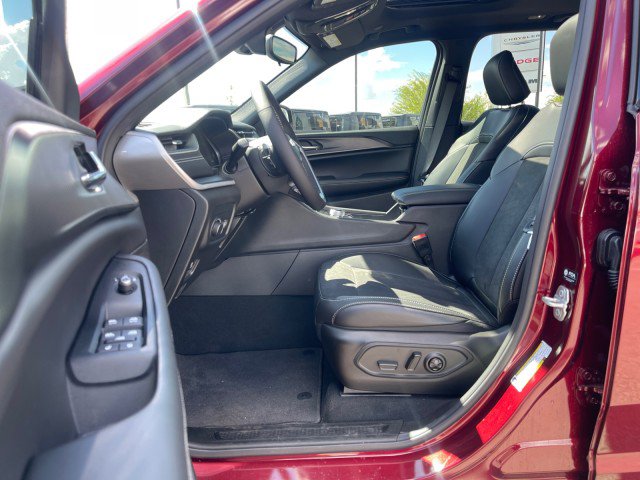 Vehicle image 6 of 12