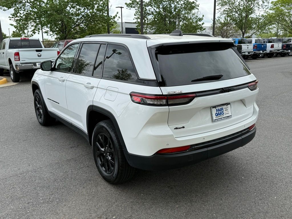 Vehicle image 8 of 30
