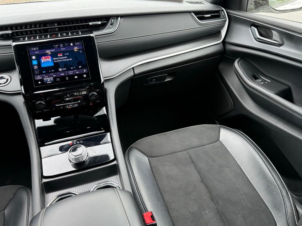 Vehicle image 13 of 30