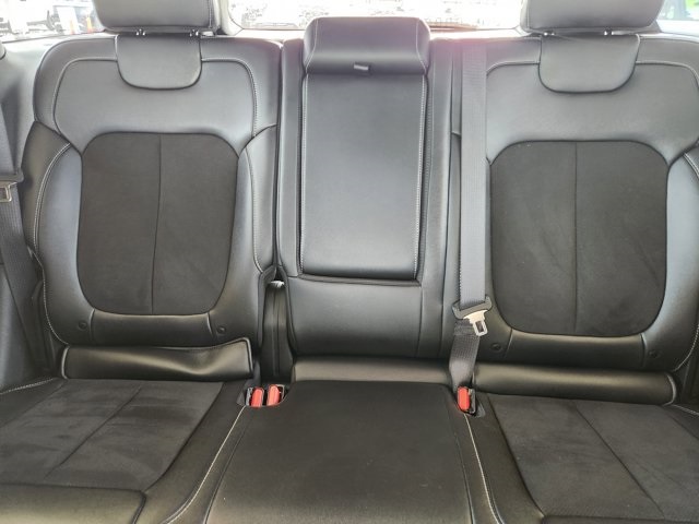 Vehicle image 26 of 27