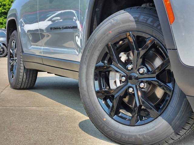 Vehicle image 19 of 27