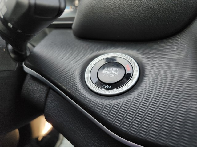Vehicle image 25 of 27