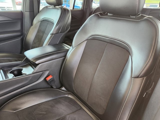 Vehicle image 22 of 27