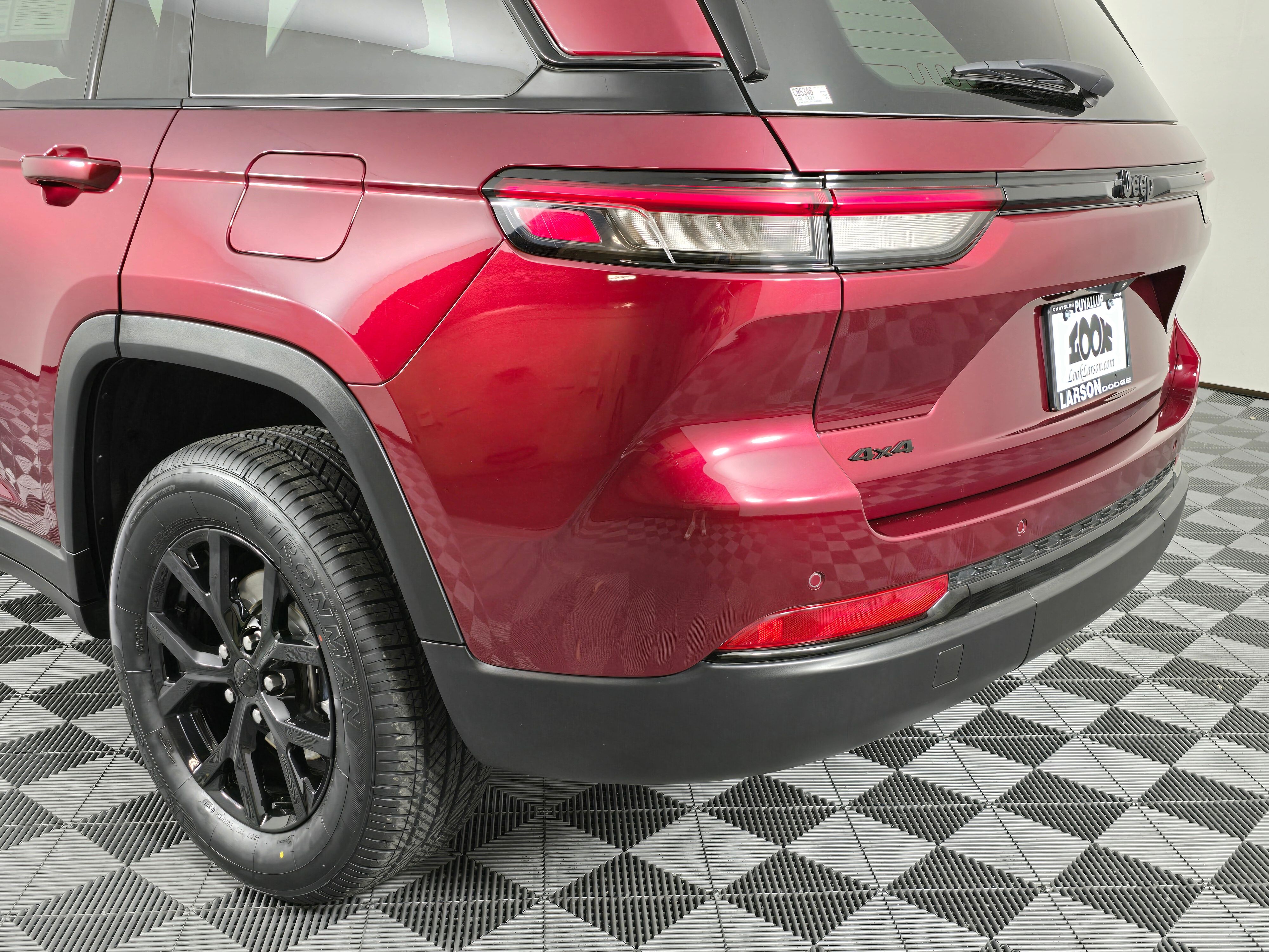 Vehicle image 7 of 44