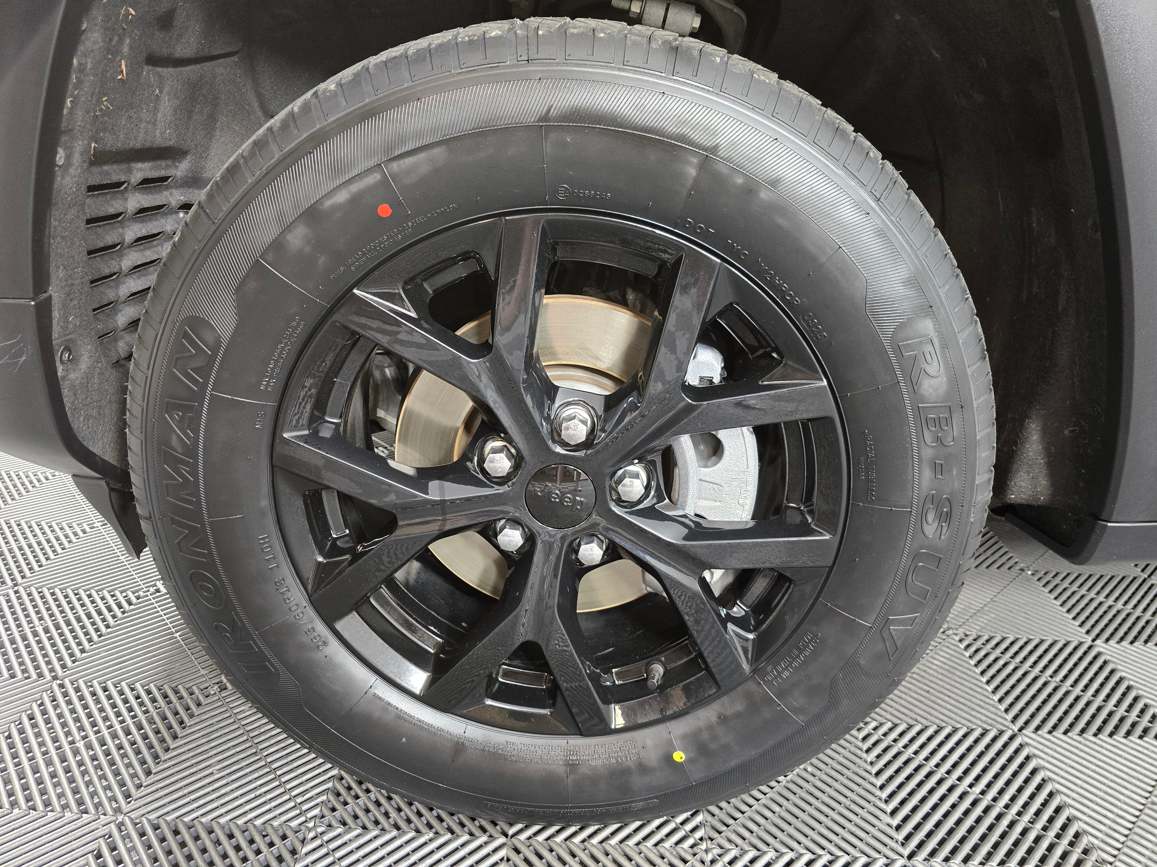 Vehicle image 11 of 44