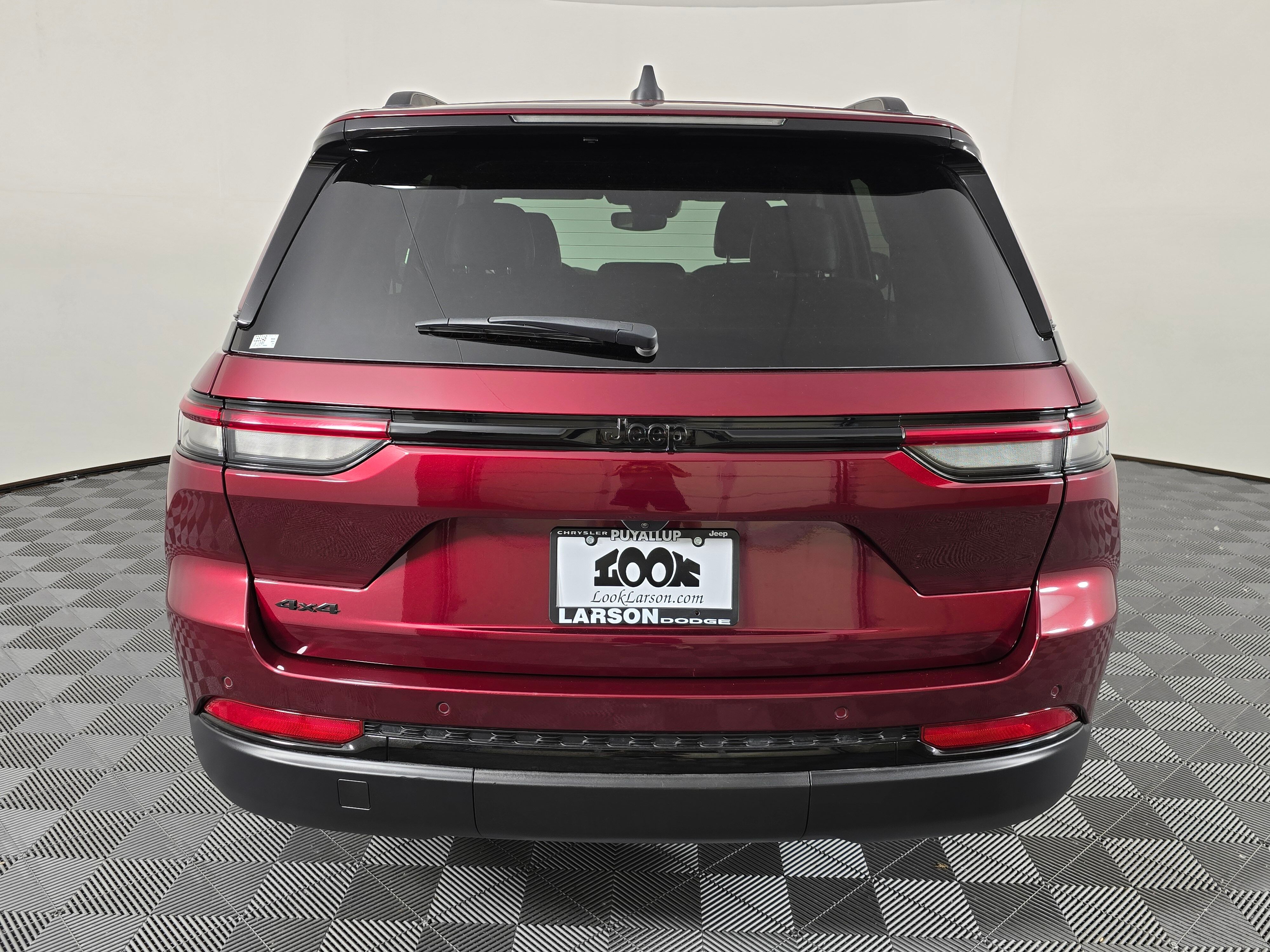 Vehicle image 10 of 44