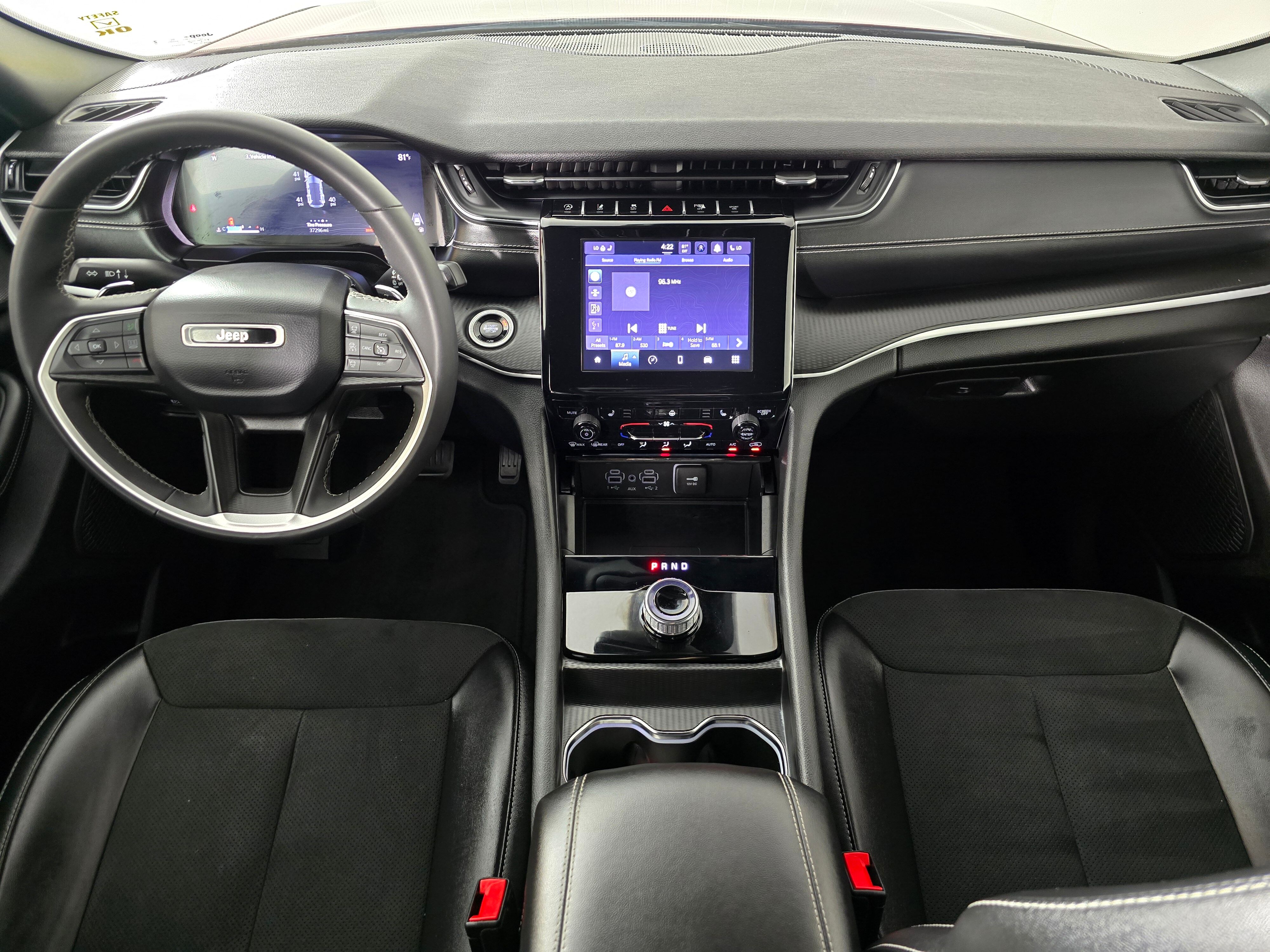 Vehicle image 18 of 44