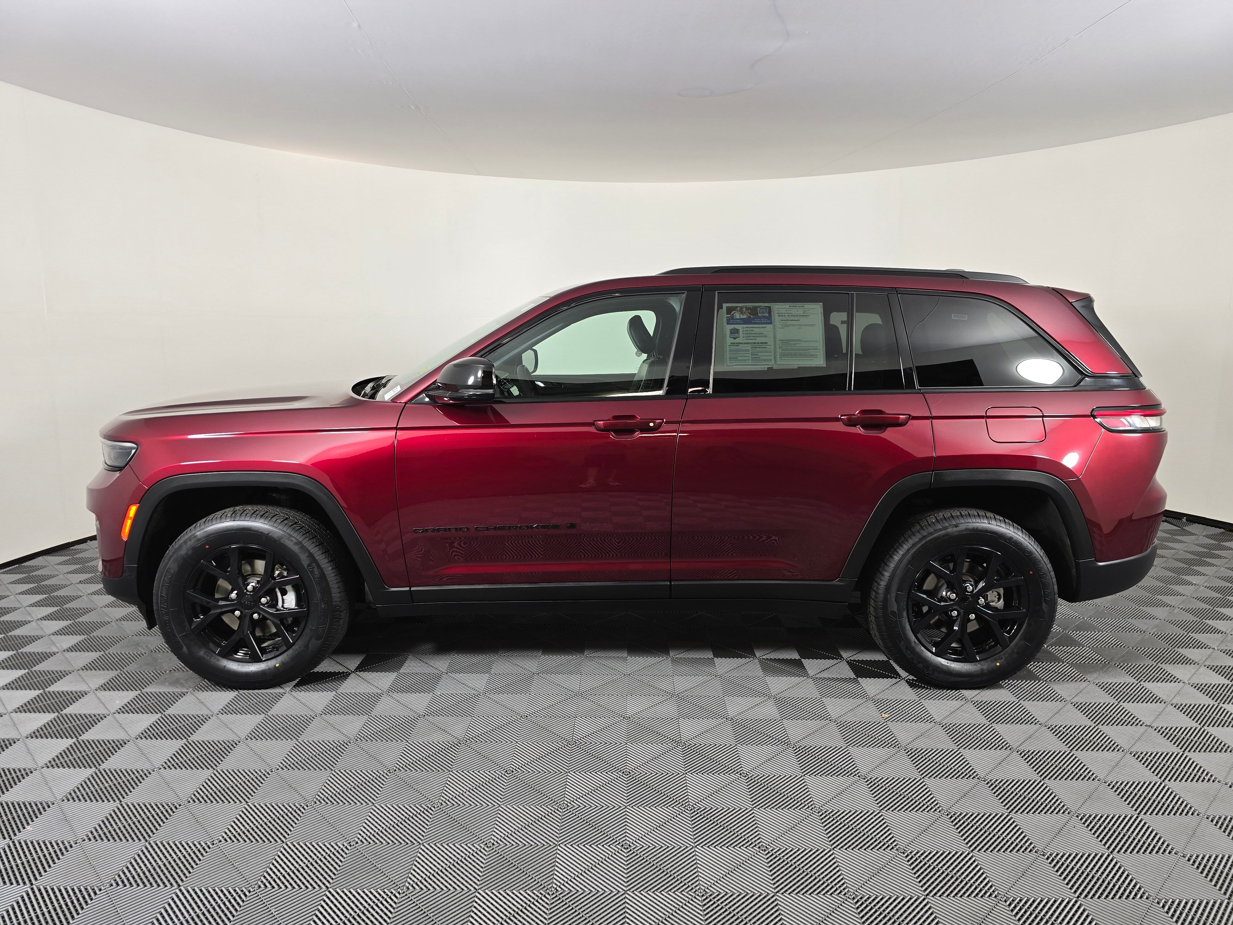 Vehicle image 9 of 44