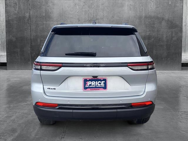 Vehicle image 4 of 25