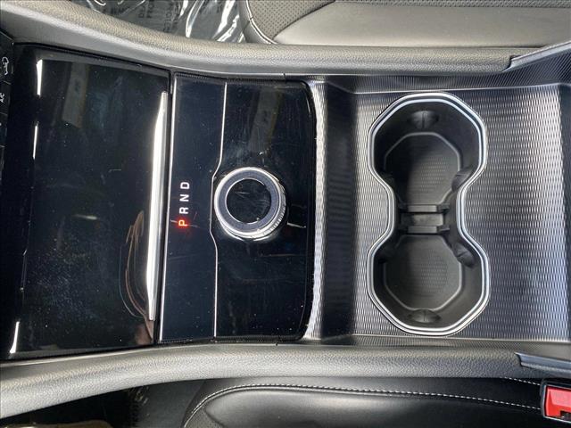 Vehicle image 11 of 25