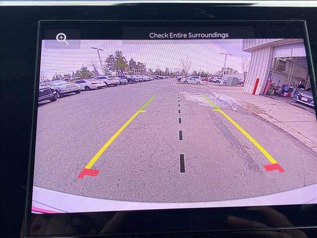 Vehicle image 13 of 25