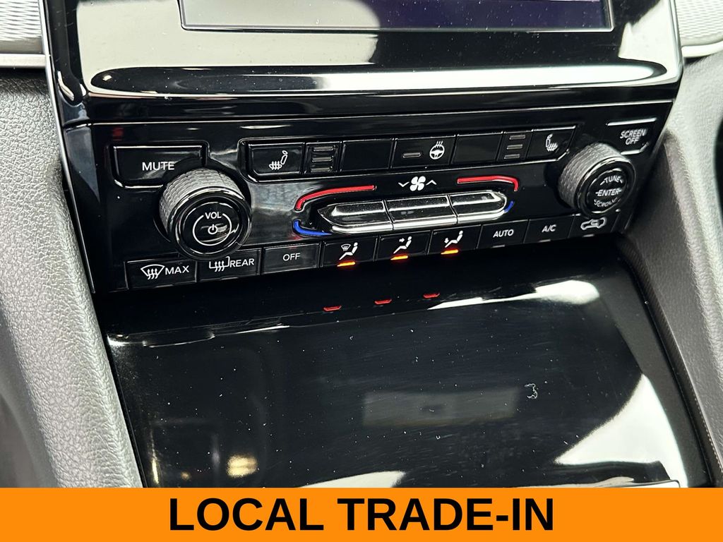 Vehicle image 12 of 30