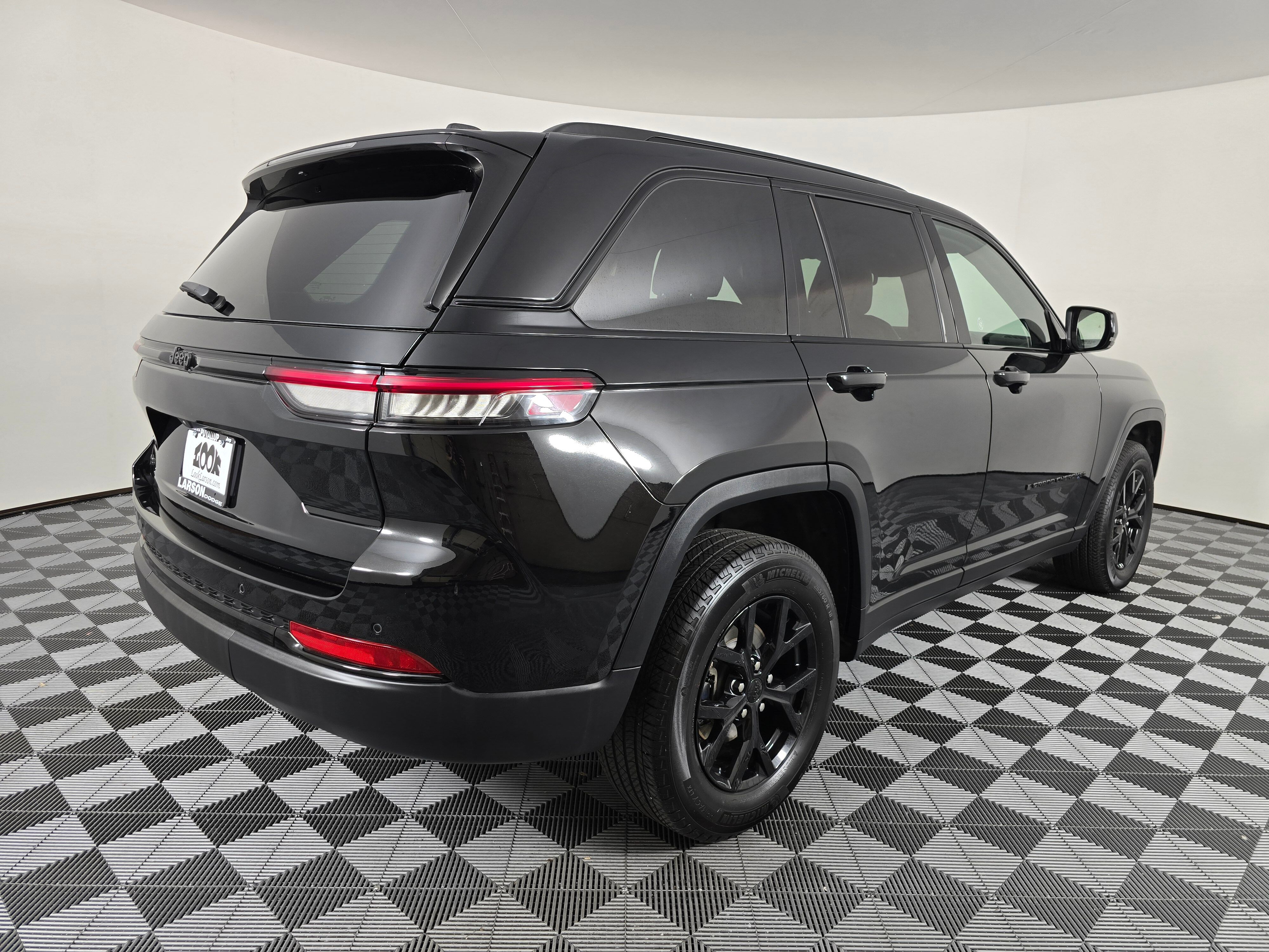 Vehicle image 4 of 42