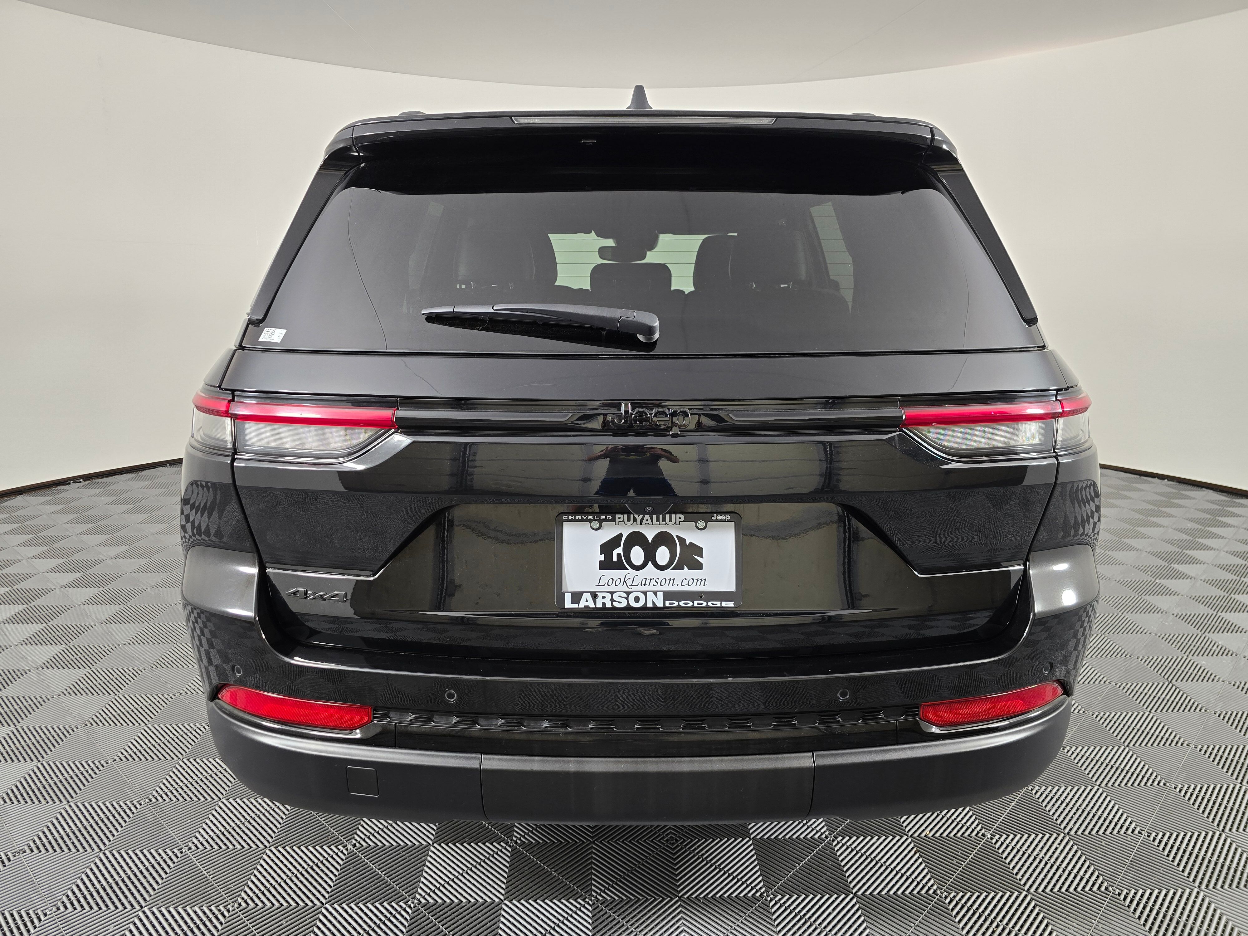 Vehicle image 9 of 42