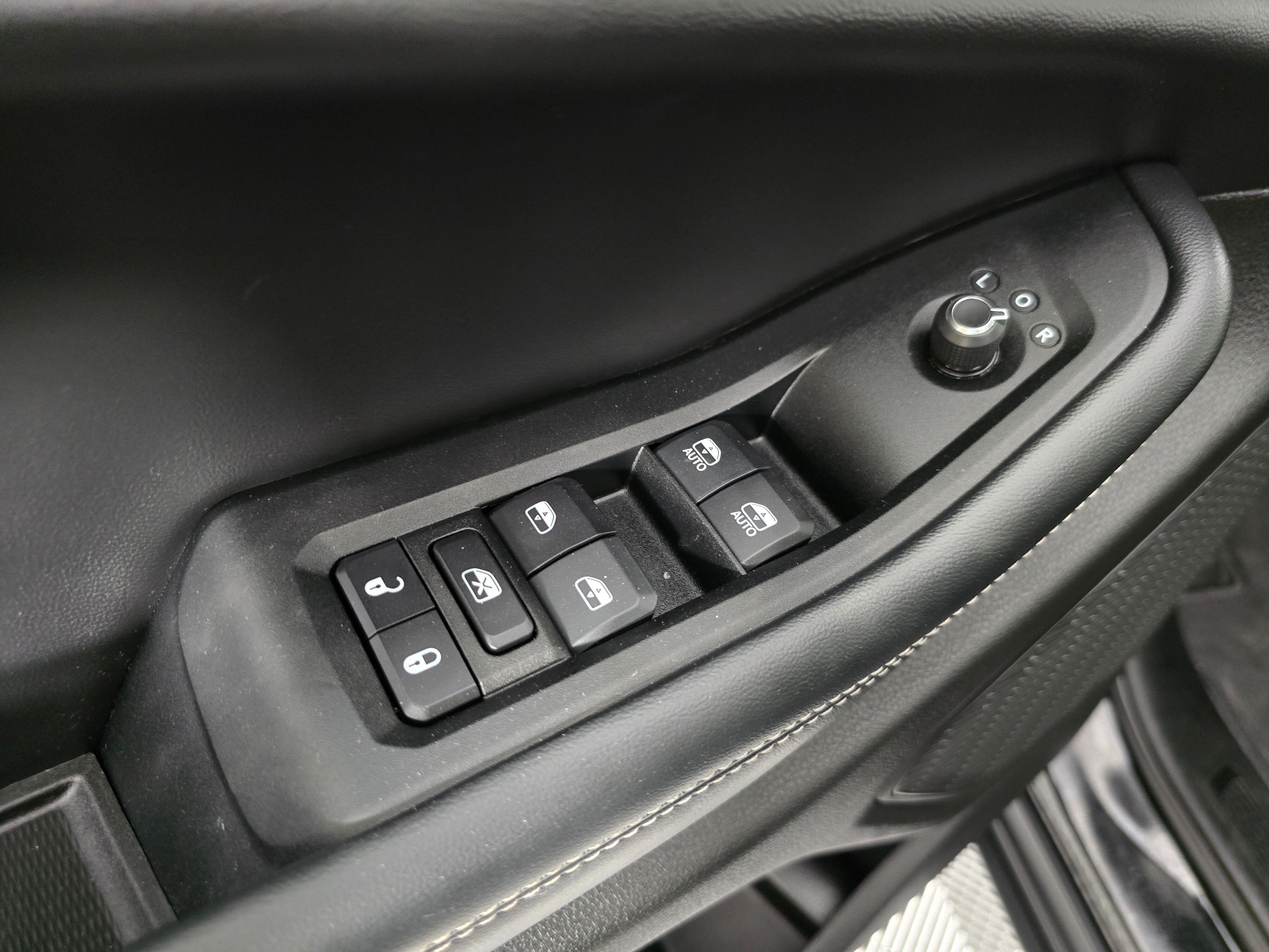 Vehicle image 20 of 42