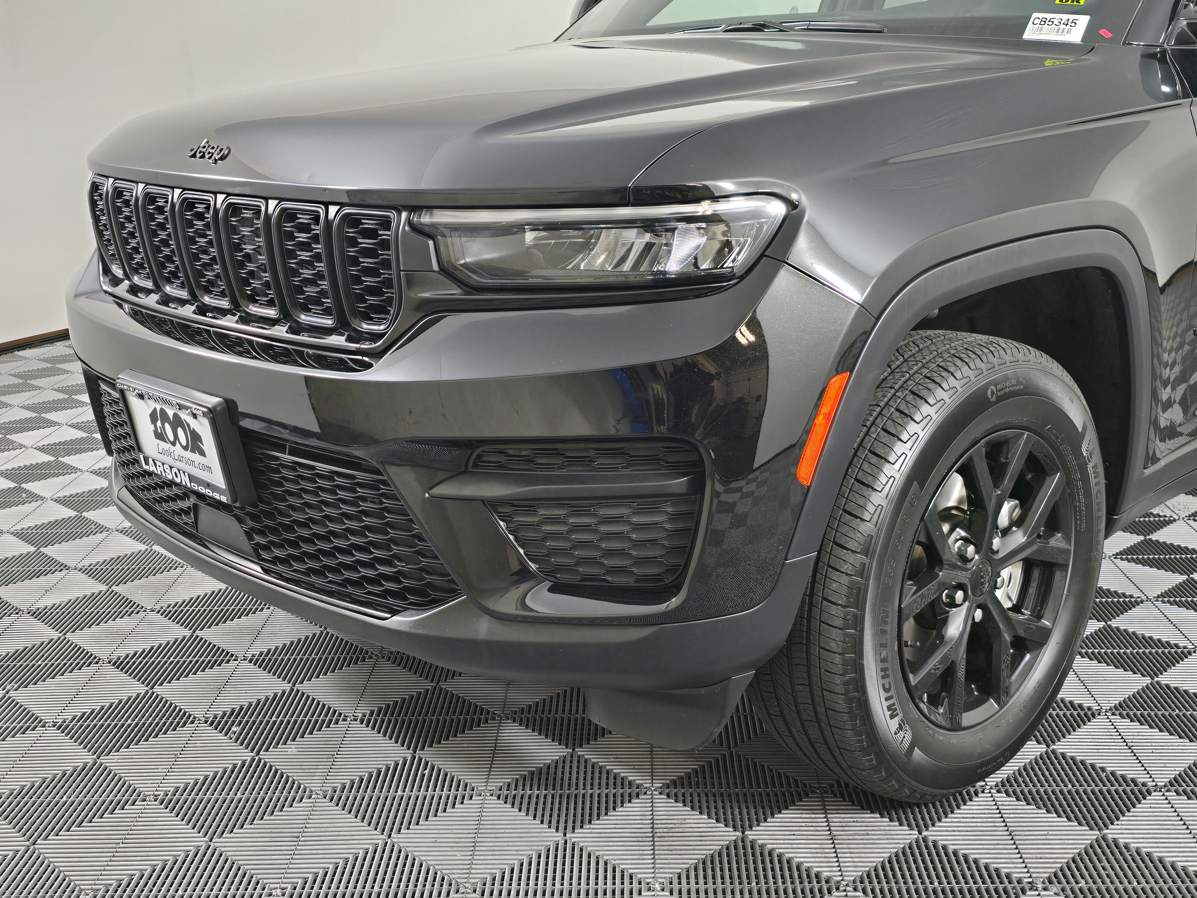 Vehicle image 11 of 42