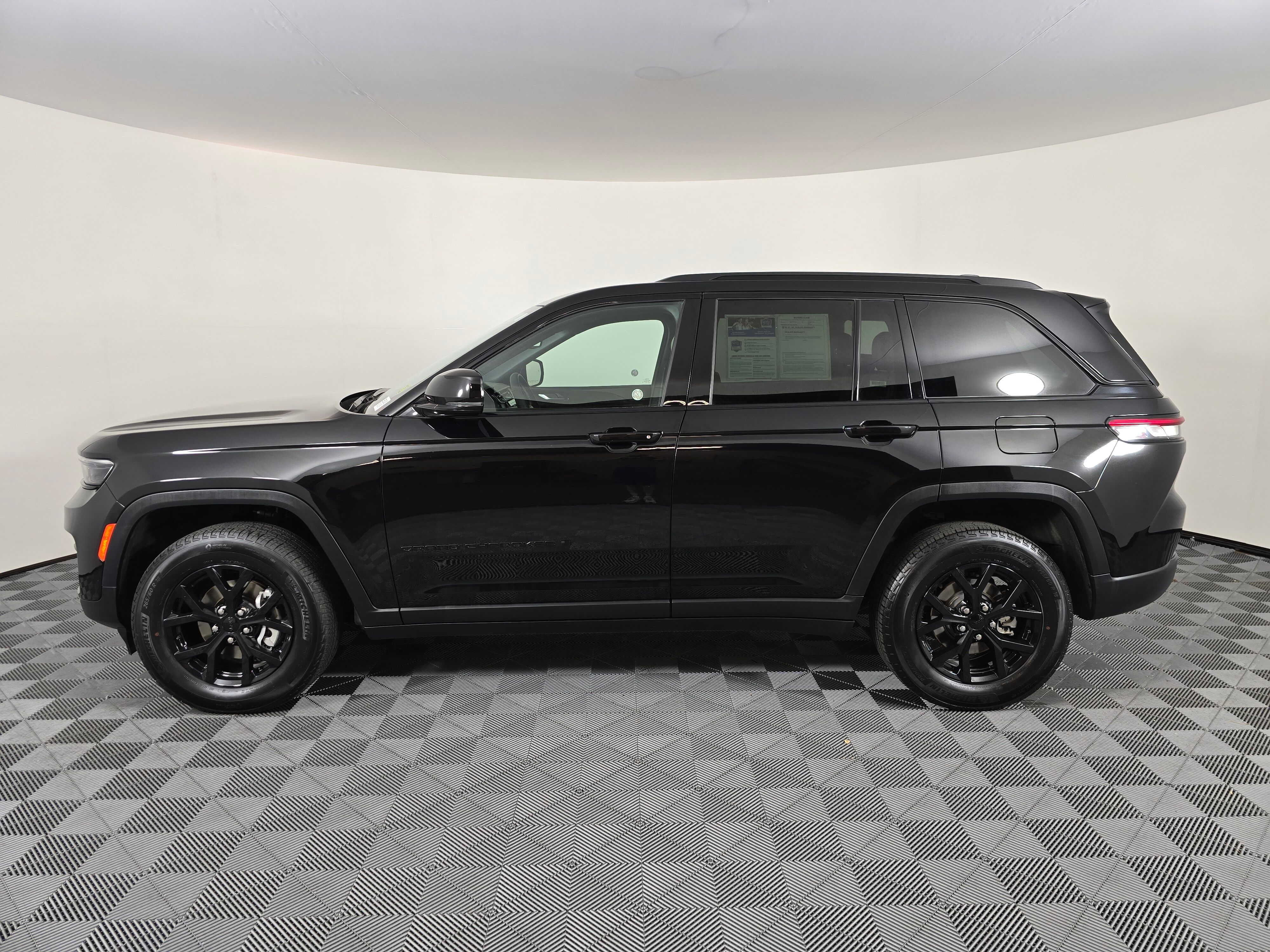 Vehicle image 6 of 42