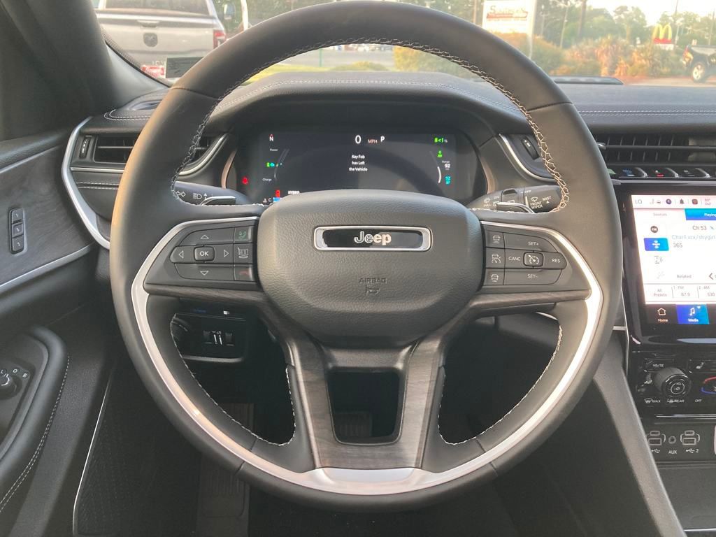 Vehicle image 14 of 37