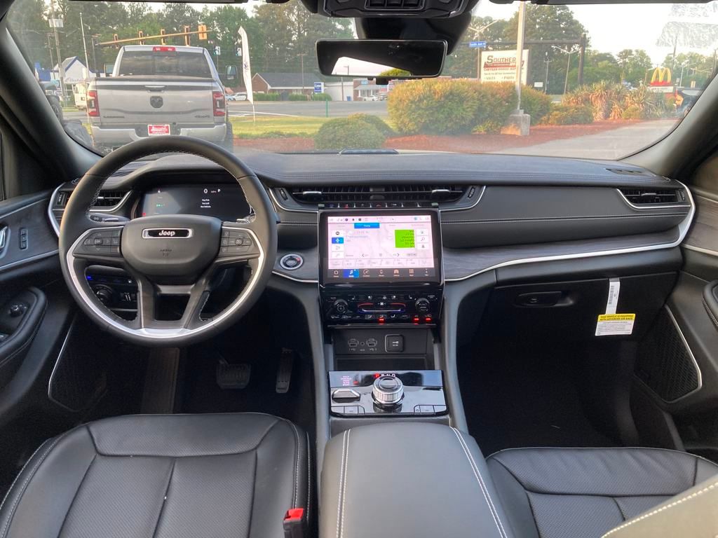Vehicle image 12 of 37