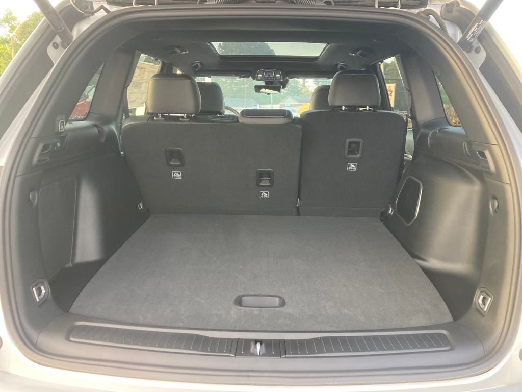 Vehicle image 27 of 37