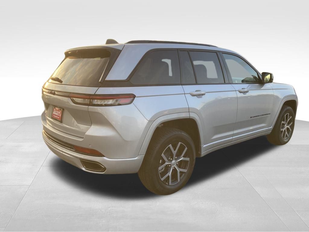 Vehicle image 5 of 37