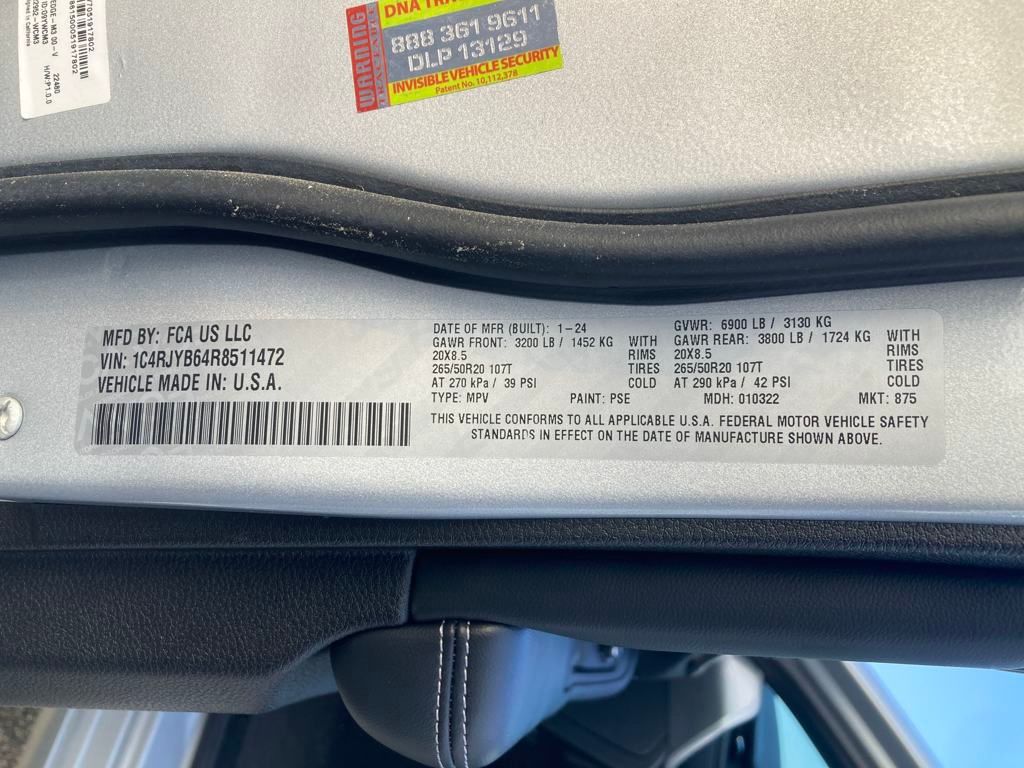 Vehicle image 26 of 37