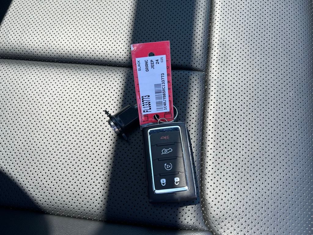 2024 Jeep Grand Cherokee 4xe Base Image 23 of 26