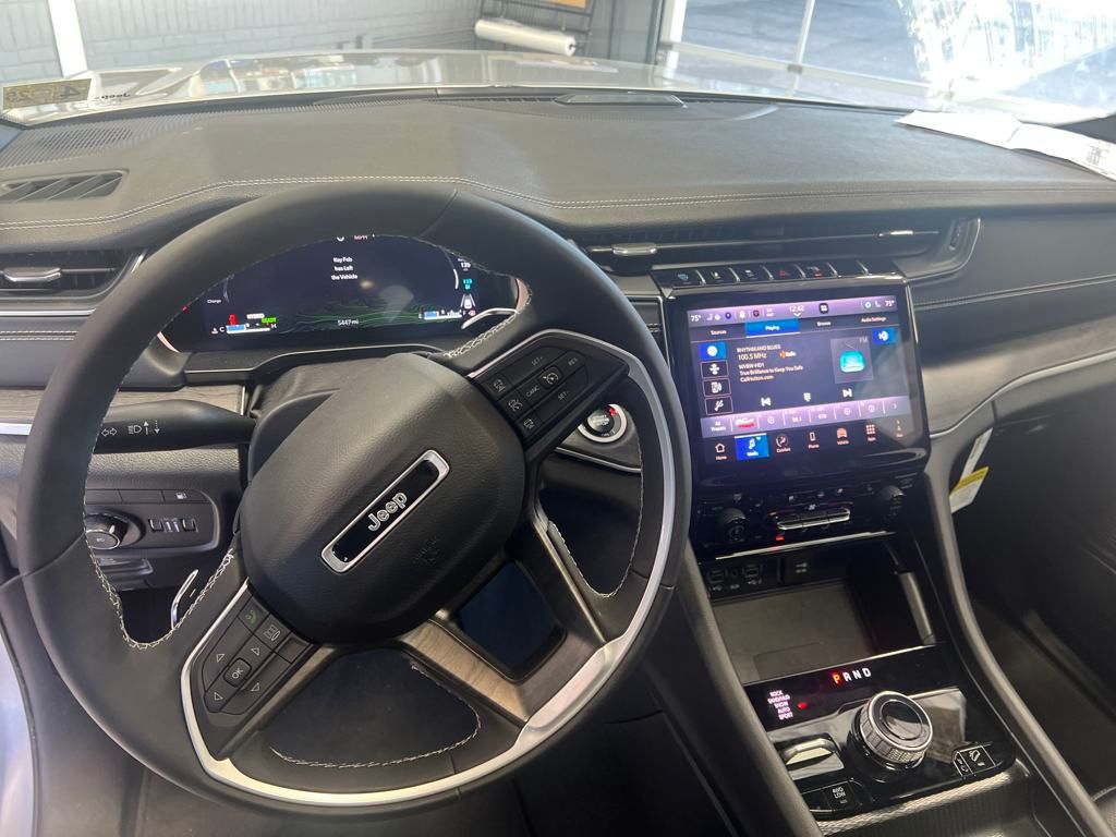 Vehicle image 6 of 13