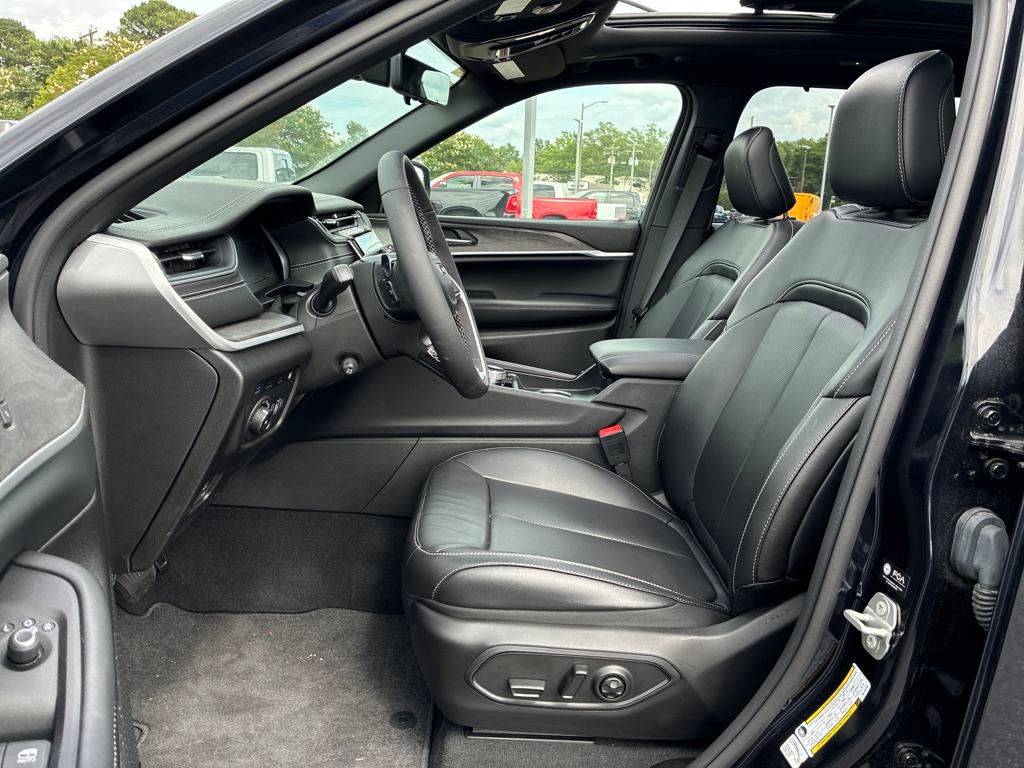 2024 Jeep Grand Cherokee 4xe Base Image 13 of 30