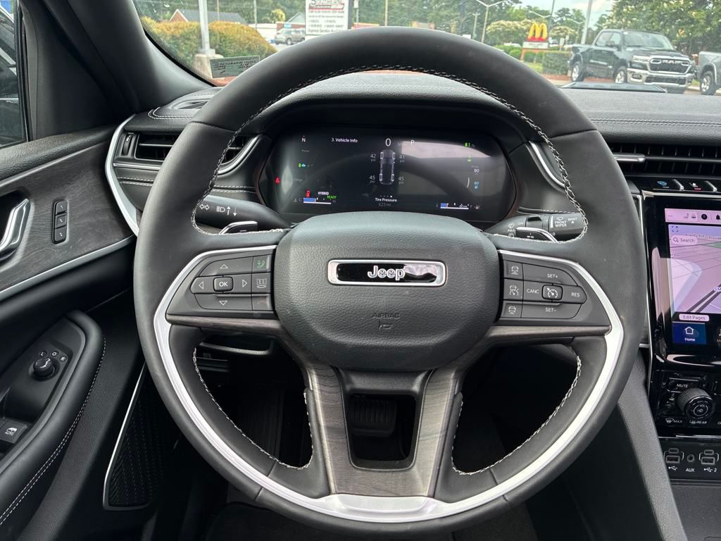 2024 Jeep Grand Cherokee 4xe Base Image 16 of 30